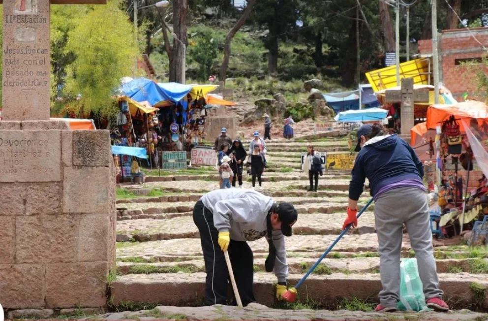 Servidores realizan su labor. Foto: ABI / Ministerio de Trabajo