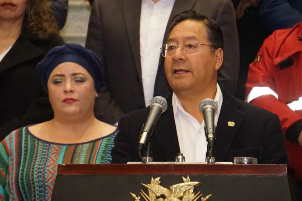 Luis Arce, presidente de Bolivia, brinda una declaración en Casa Grande del Pueblo. Foto: APG