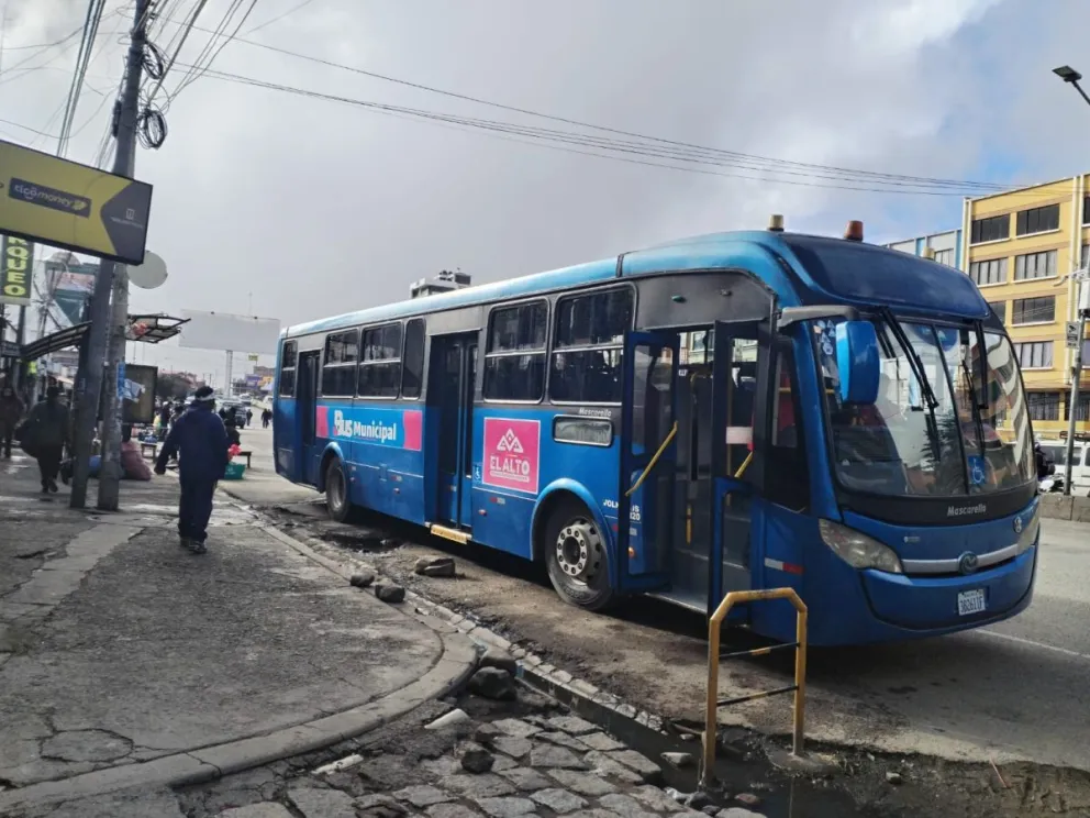 Uno de los buses que da el servicio en El Alto. Foto: Prensa Alcaldía de El Alto 