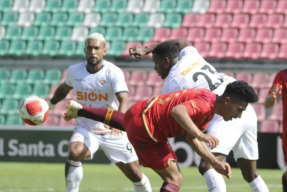 Un partido de la División Profesional de la temporada 2024.