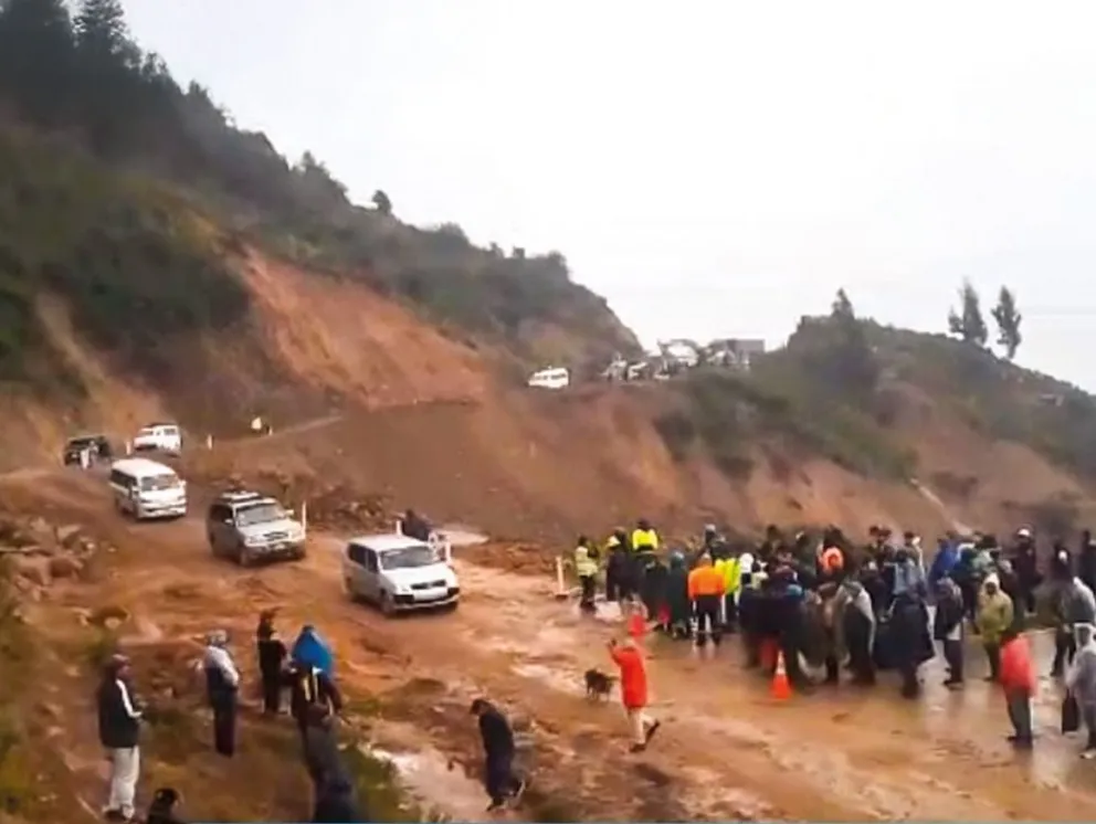 El paso ya esta habilitado para vehículos, pequeños, medianos y de alto tonelaje.   Foto: ABC