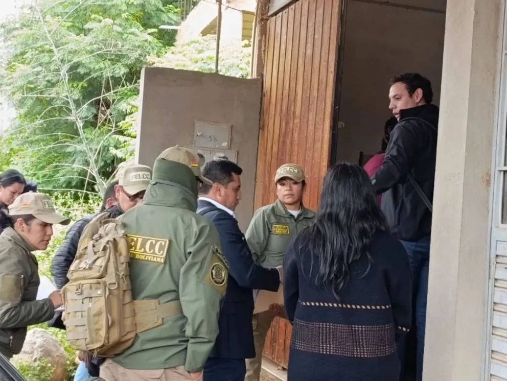 El allanamiento en Sipe Sipe, Cochabamba.   Foto: Fiscalía General del Estado 