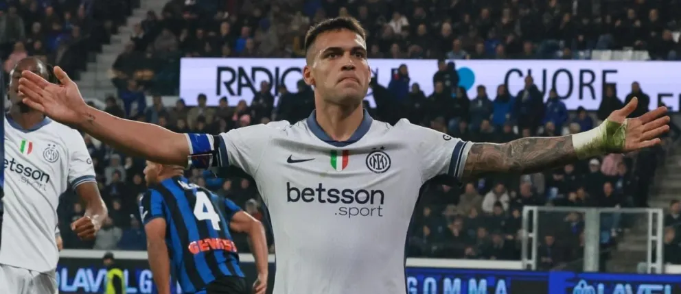 El festejo de Lautaro Martínez, capitán y figura del Inter de Milán. Foto: EFE