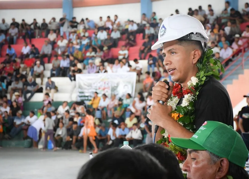El presidente del Senado, Andrónico Rodríguez, en un acto con sus bases políticas. Foto: Cámara de Senadores.