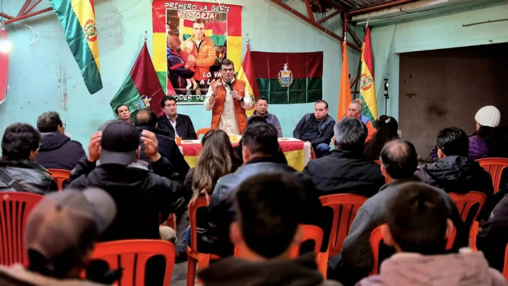 Rodrigo Paz, en la inauguración de una casa de campaña en la ciudad de La Paz. Foto: Facebook Rodrigo Paz