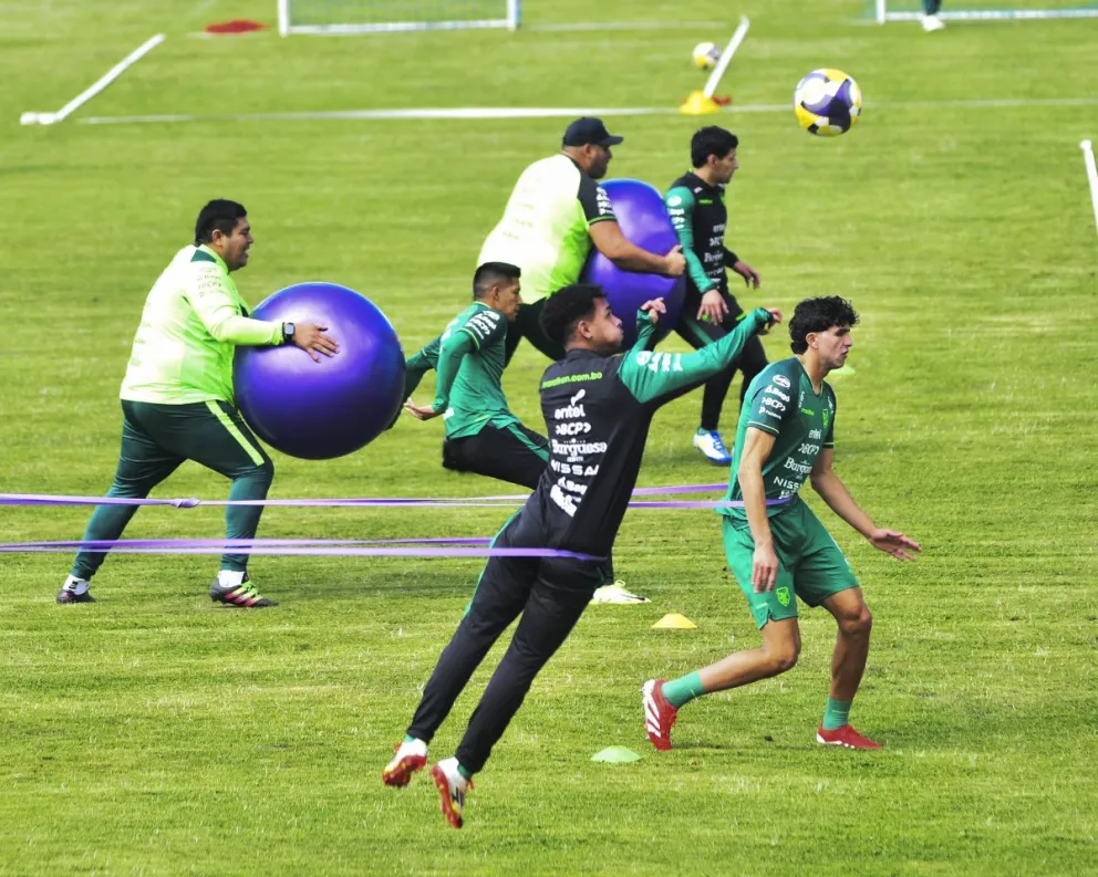 Un entrenamiento de la Verde que esta tarde viaja a la sede del encuentro. Foto: APG
