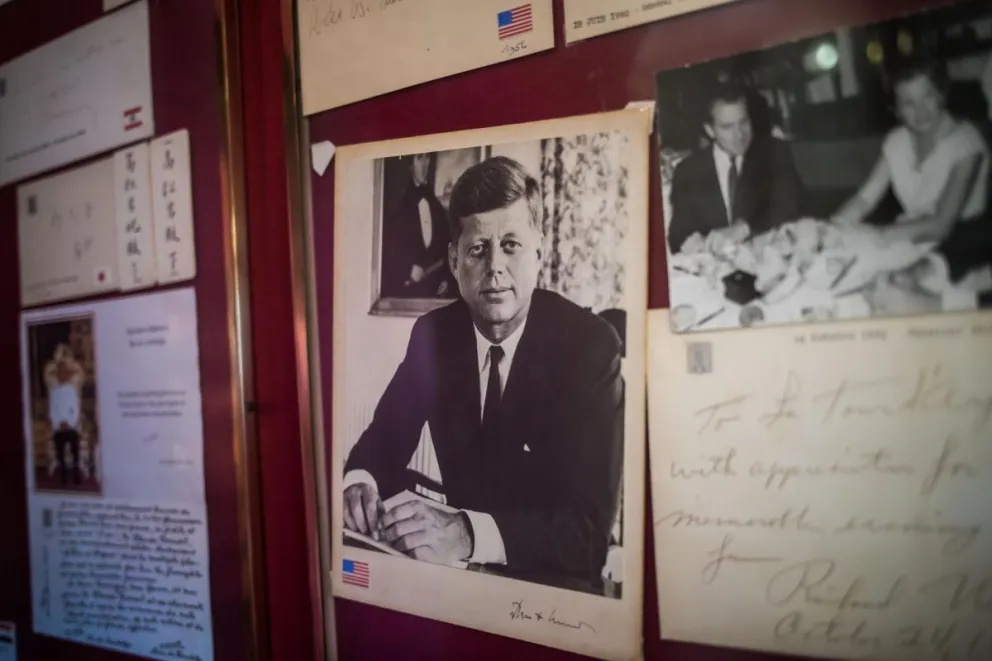 Imagen de archivo de una foto del fallecido presidente de EE. UU. John F. Kennedy. Foto: EFE