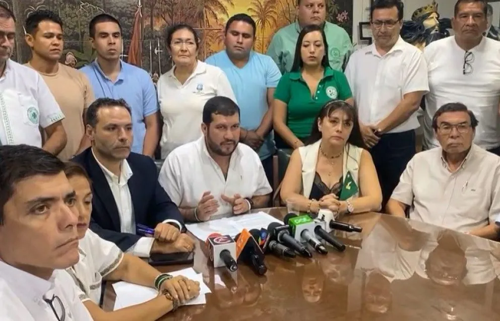 Los cívicos de Santa Cruz dan a conocer las resoluciones de la reunión ampliada. Foto: captura