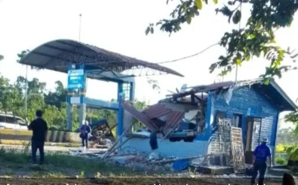 El puesto de peaje en Ivirgarzama destruido. Foto: Tropinoticias sin censura