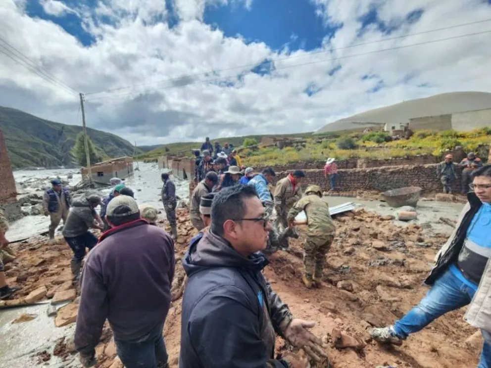Viviendas cubiertas por los residuos mineros en Andavilque, en el municipio de LLallagua. Foto: Abi