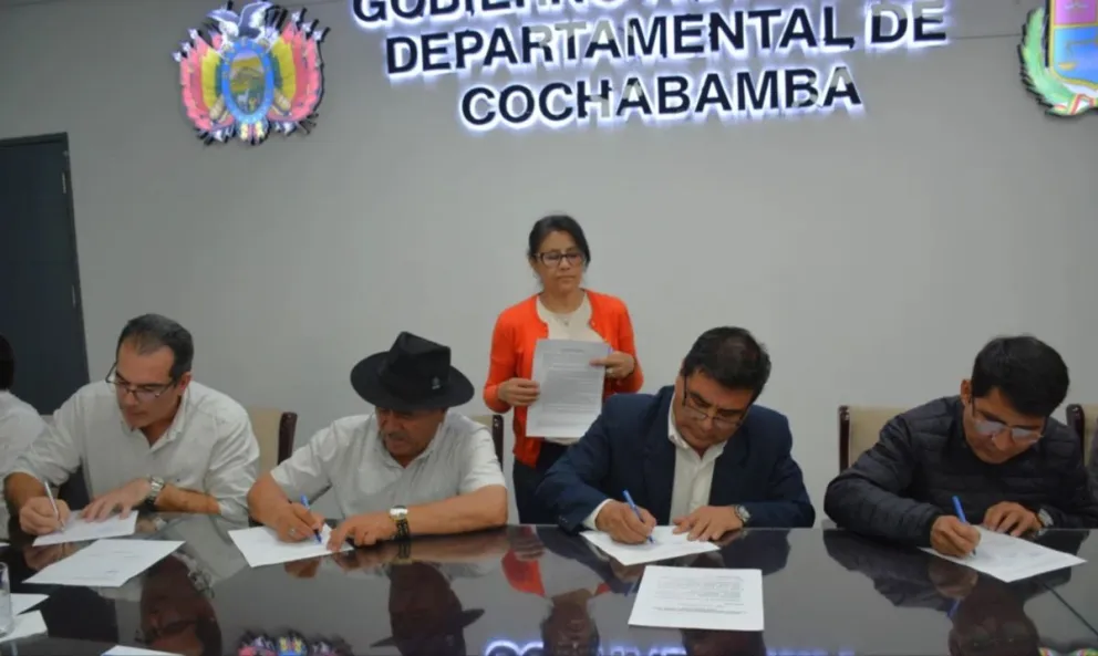Reunión de gobernadores. Fotos: Gobernación de Cochabamba.