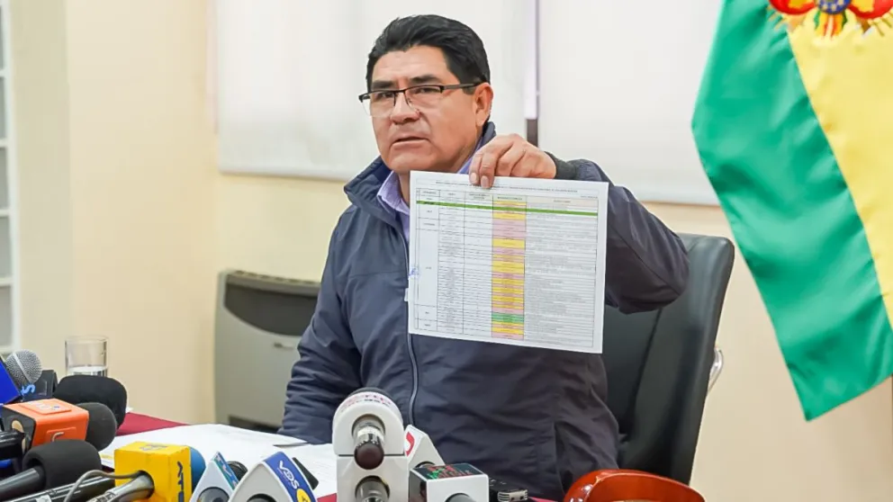 El ministro de Educación, Omar Veliz, en rueda de prensa, este viernes. Foto: RRSS de Educación 