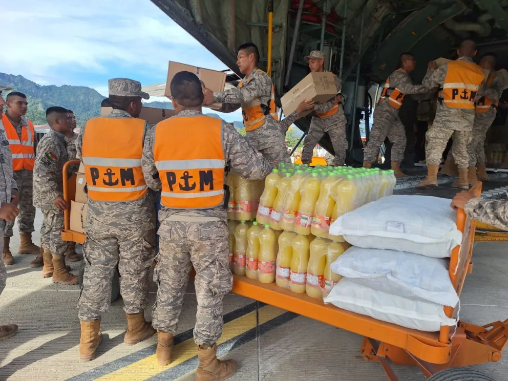 Ayuda humanitaria que entrega el Gobierno a las zonas afectadas por las lluvias. Foto: Viceministerio de Defensa Civil