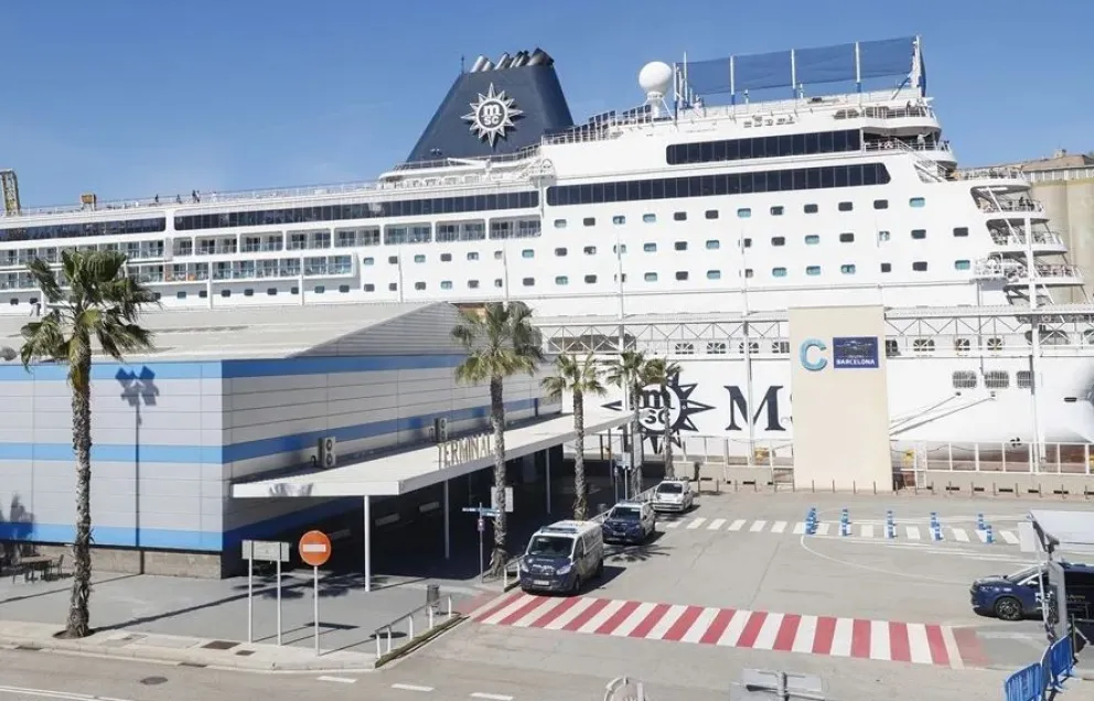 Imagen de archivo del crucero en el puerto de Barcelona. Foto: EFE 