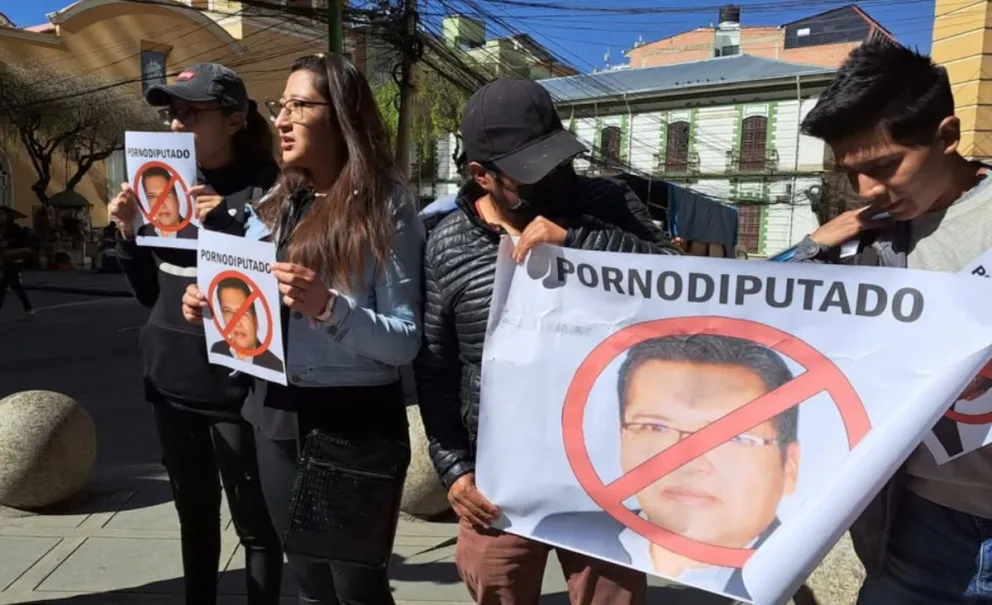 En 2023, plataformas acusaron a Jáuregui de ser un "porno diputado". Foto: DTV