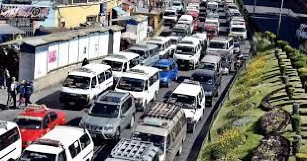 El transporte público es el más afectado por la falta de combustible. Foto: Archivo