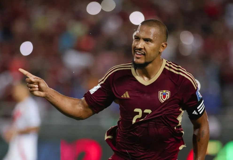 Rondón celebra su gol ante los peruanos. Foto: La Vinotinto.