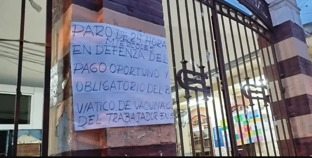 Un anuncio de paro este miércoles en el Hospital de Clínicas de La Paz. Foto: Unitel