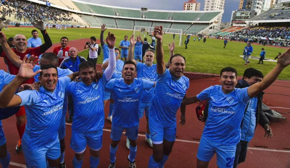Los jugadores de Bolívar que consiguieron el subcampeonato de la Copa Sudamericana 2004. Foto: APG