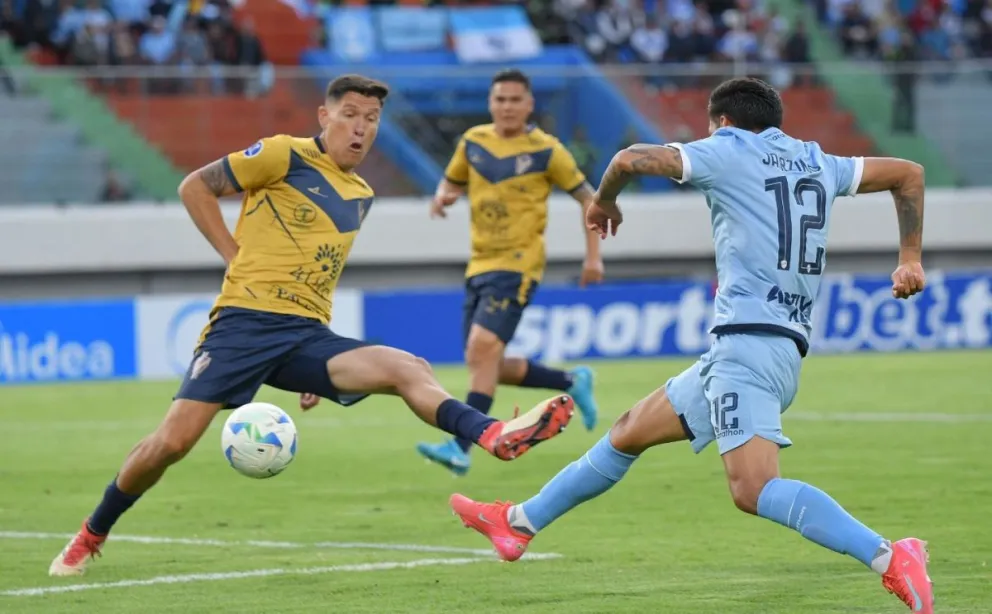 Una incidencia de un partido de la División Profesional. Foto: APG