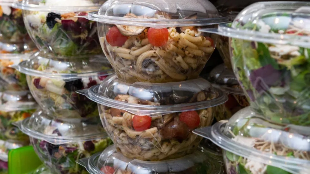 Porciones personales guardadas en refrigerador. FOTO:  Por amor a la gastronomía