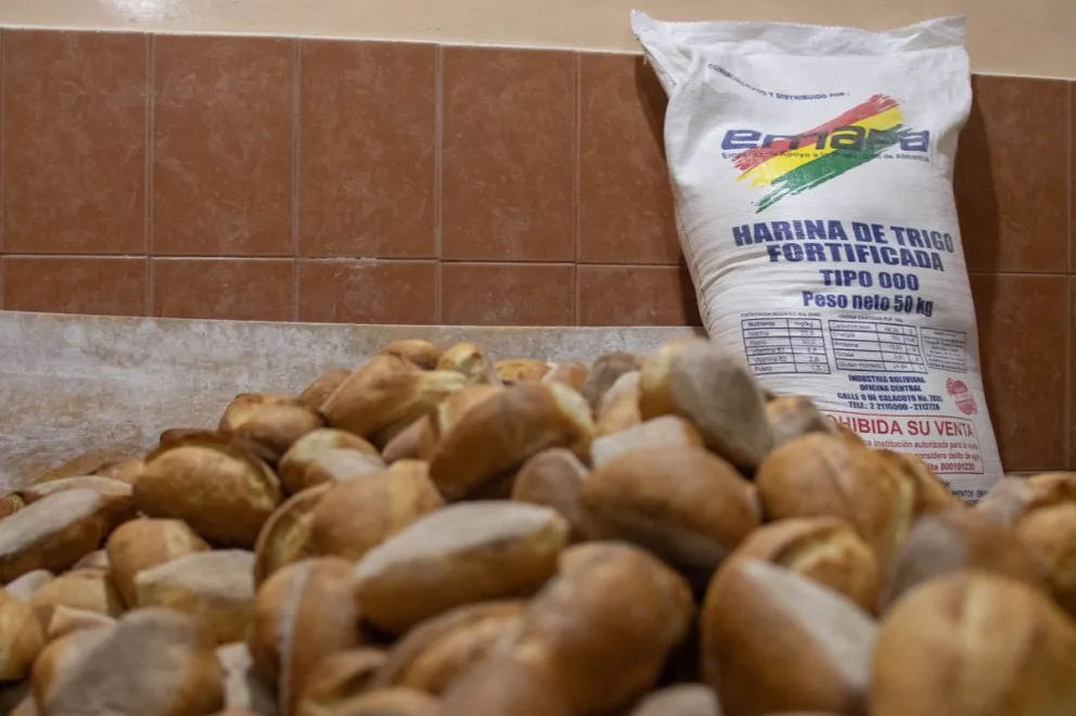 Emapa entrega harina a los panificadores. Foto: ABI