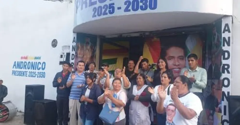 La primera casa de campaña de Andrónico Rodríguez en la ciudad de Santa Cruz de la Sierra. Foto: Unitel