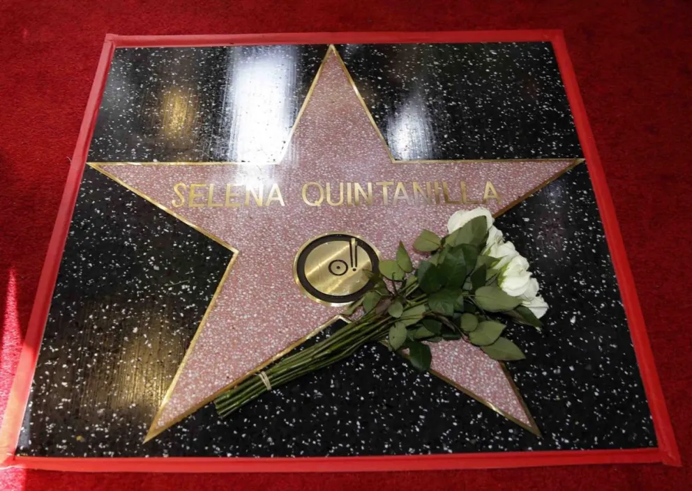 Fotografía de archivo de la estrella de Selena Quintanilla en el Paseo de la Fama de Hollywood. Foto: EFE