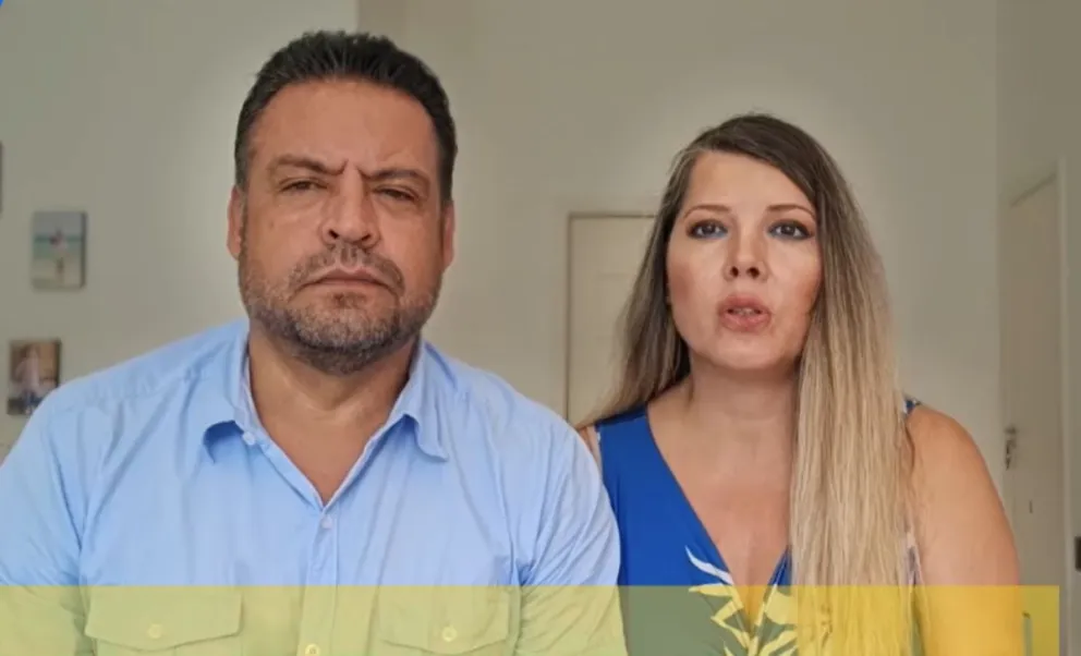 Revilla junto a su esposa, en un video difundido este viernes. Foto: Captura 