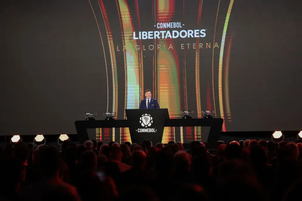 Alejandro Domínguez, presidente de Conmebol, durante el sorteo de los grupos en Luque. Foto: Conmebol.