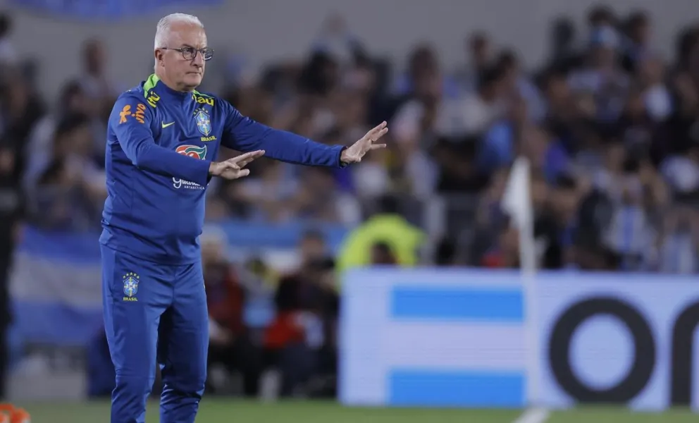 Dorival Júnior durante un partido de la selección brasileña. Foto: EFE.