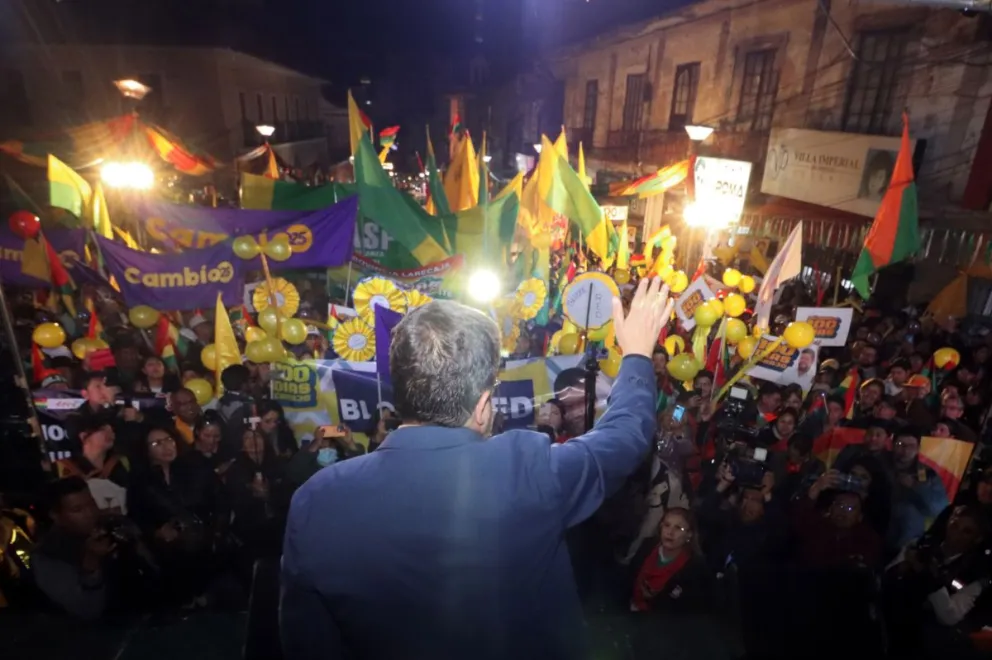 Samuel Doria Medina, precandidato a las elecciones de agosto, fue proclamado esta noche en la ciudad deLa Paz. Foto: Prensa Samuel Doria Medina