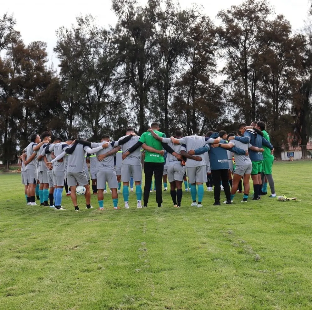 Plantel de San Antonio en uno de sus entrenamientos en el Tröpico. 