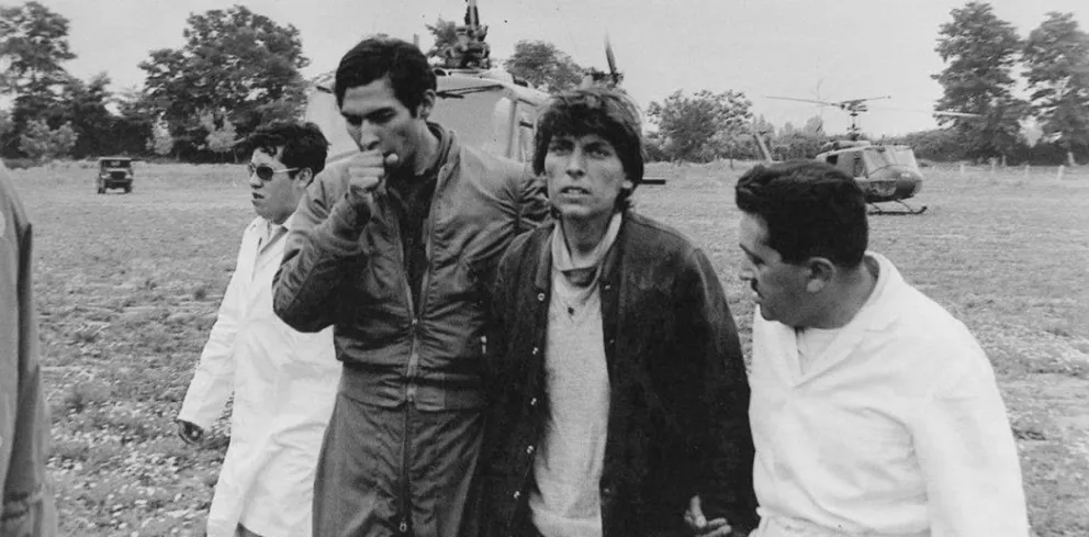 Alvaro Mangino al ser rescatado luego de sobrevivir 72 días en los Andes. Foto: Clarín.