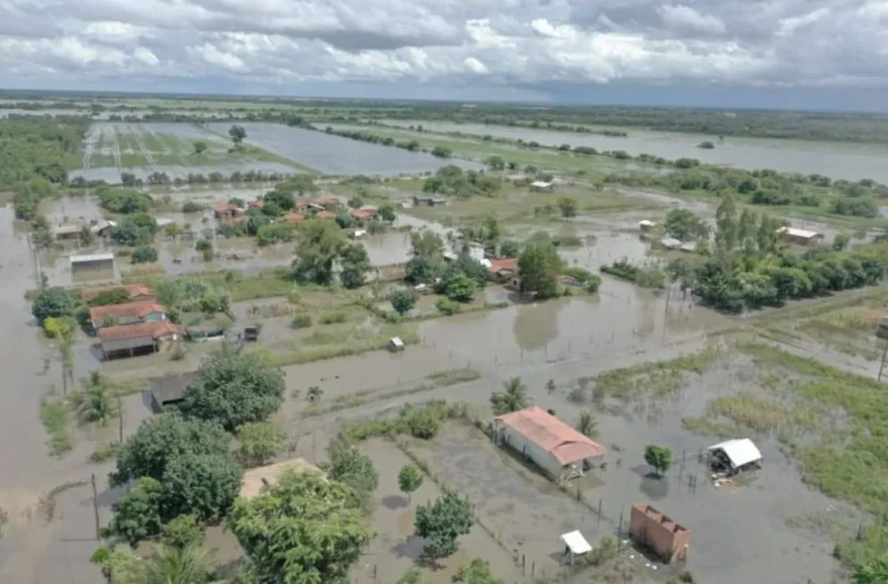 La localidad de San Pedro, en Santa Cruz, cubierta bajo el agua, producto de las lluvias. Foto: Defensa Civil 