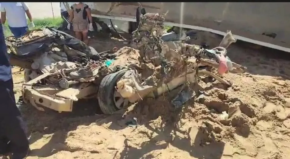 El trufi involucrado en el accidente destruido. Foto: Solo noticias San Julián