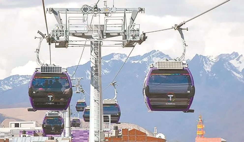 Una imagen referencial de las cabinas de la Línea Morada del Teleférico. Foto: Archivo