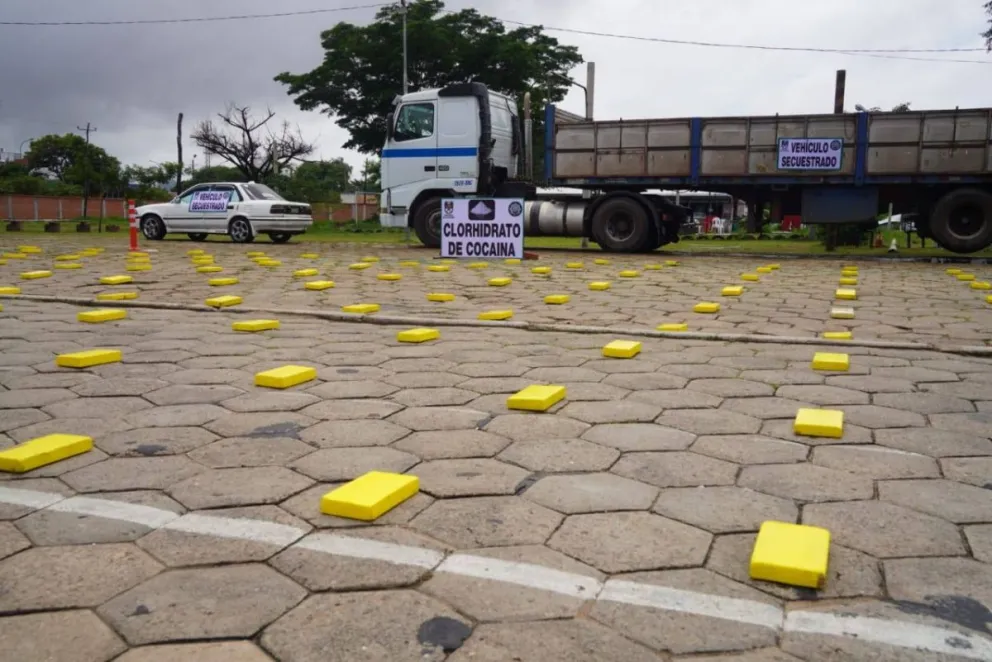 Paquetes de droga secuestrados en un operativo. Foto: Ministerio de Gobierno