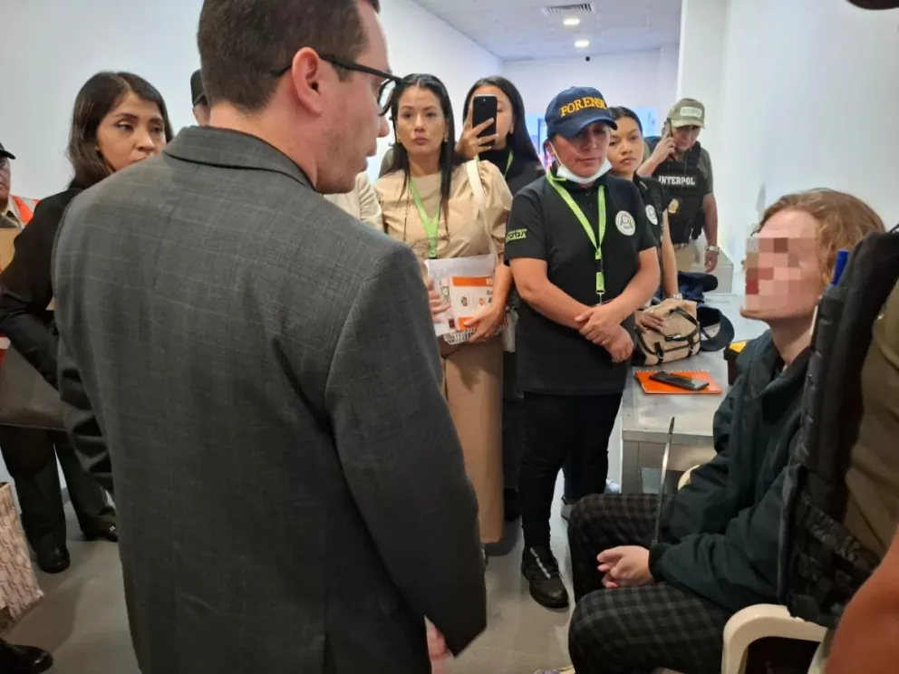 Tan pronto como llegó al país, el acusado fue aprehendido en el aeropuerto de Viru Viru, en Santa Cruz. Foto: Fiscalía