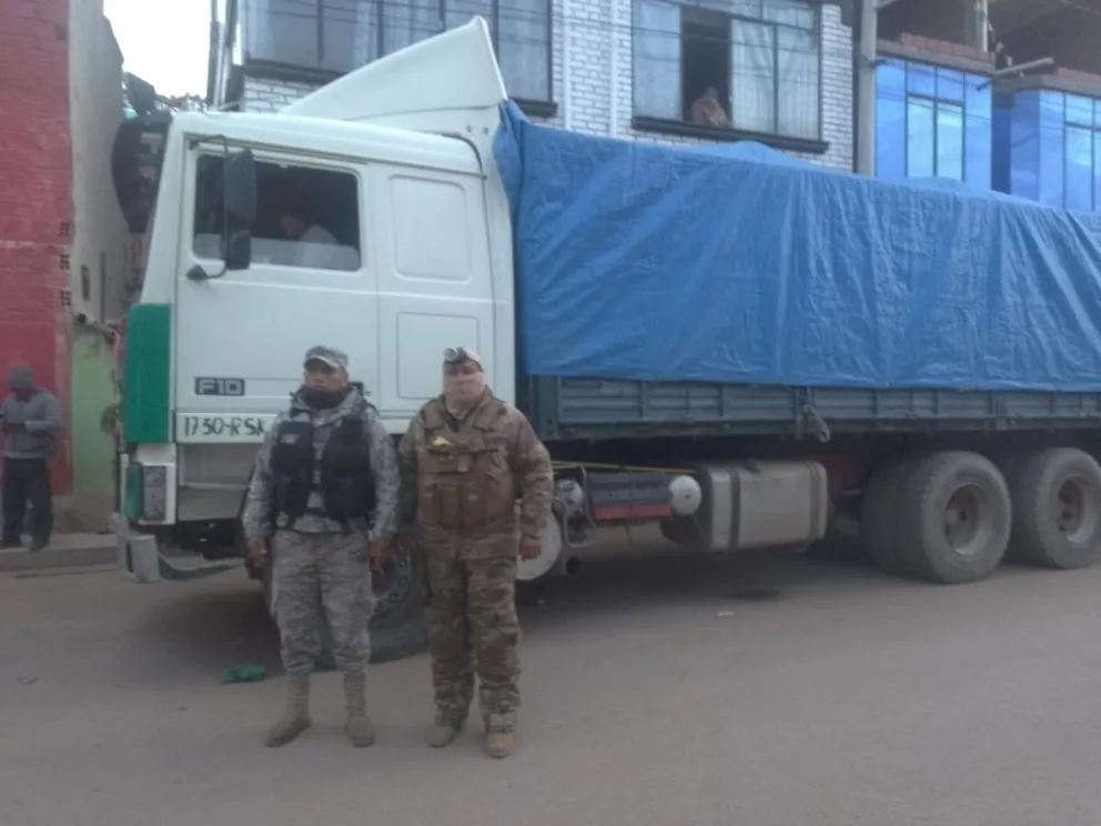 Miembros del comando contra el contrabando durante un operativo. Foto: Viceministerio de Lucha Contra el Contrabando