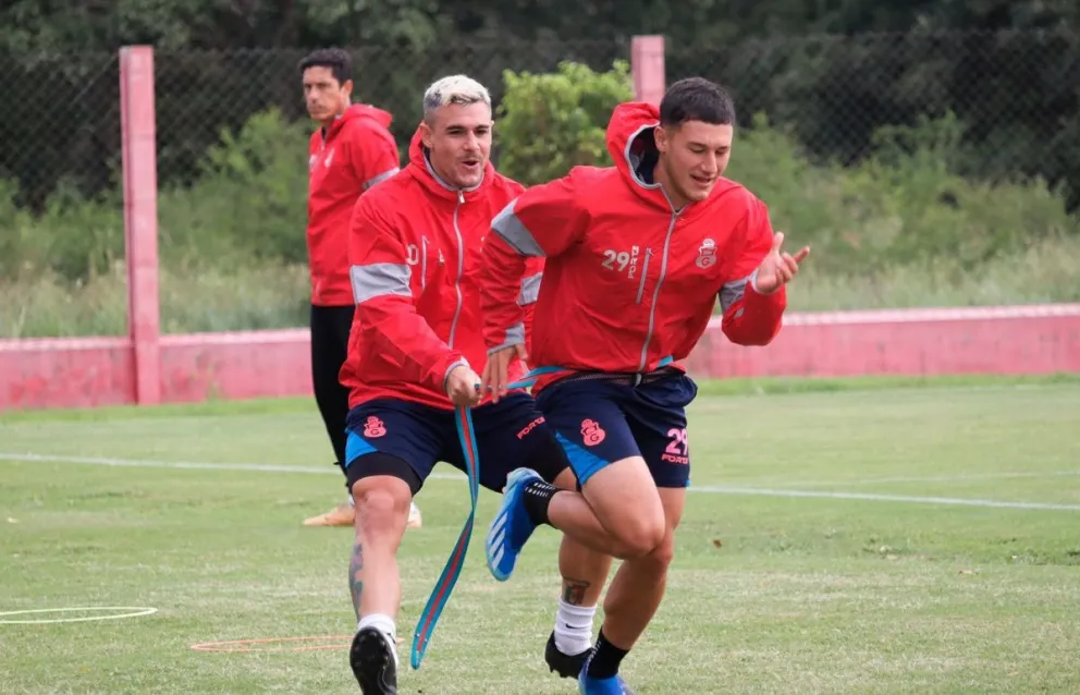Los azurareros van esta noche por su primer triunfo en el torneo todos contra todos. Foto: CG