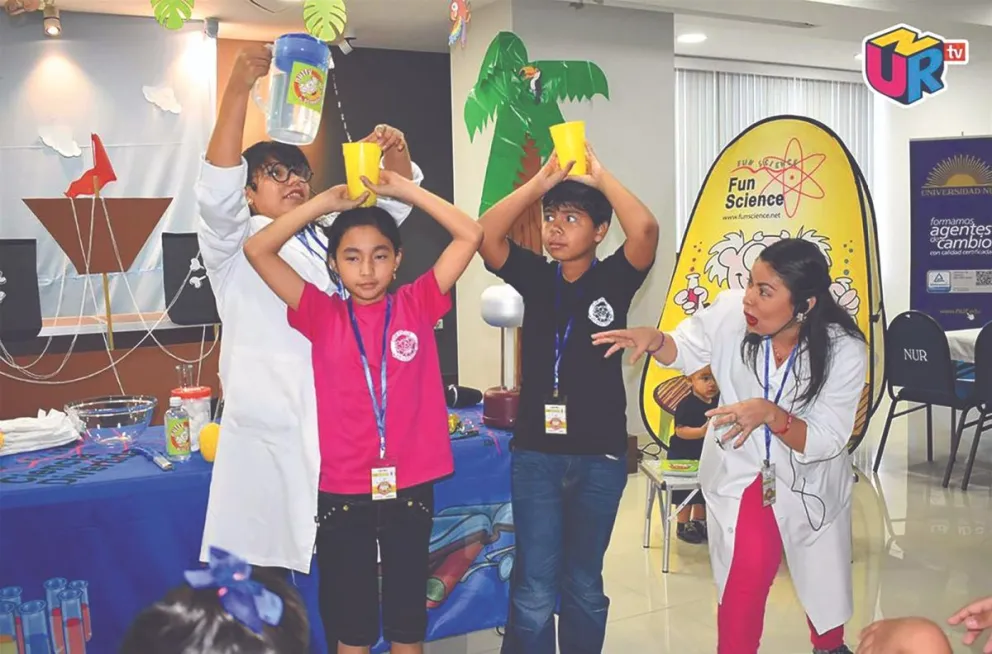 Lo ideal es que sean los niños quienes hagan el experimento.  Foto: Ciencia Divertida