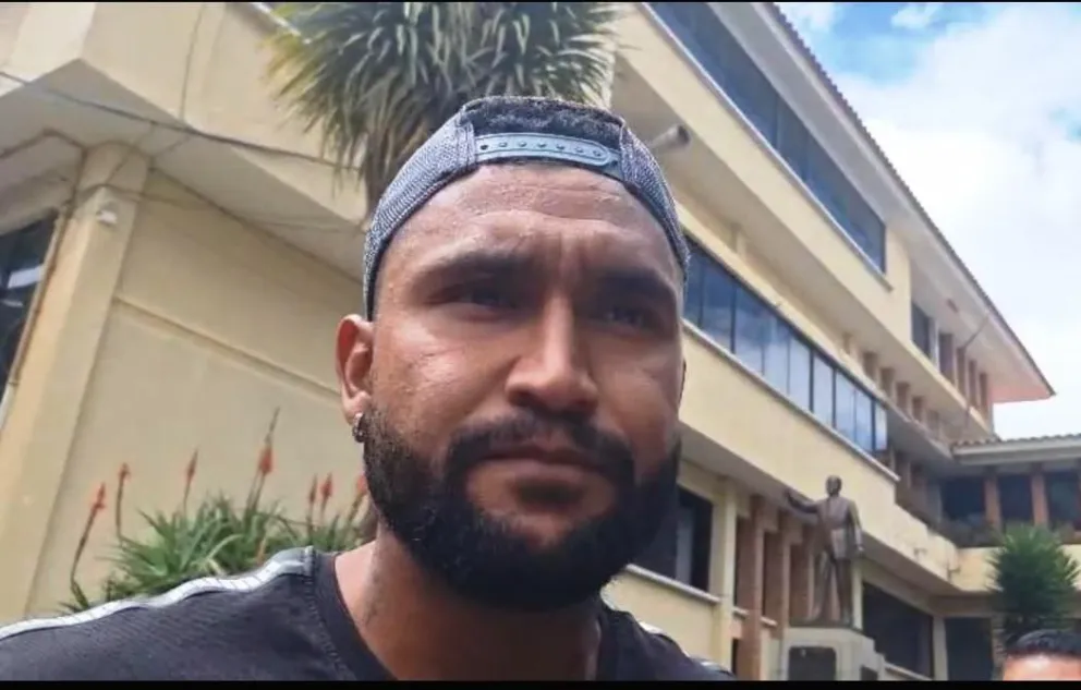 Adrián Jusino, capitán de The Strongest, dio algunos detalles de la reunión del plantel con Montes. Foto: Jorge Asturizaga.