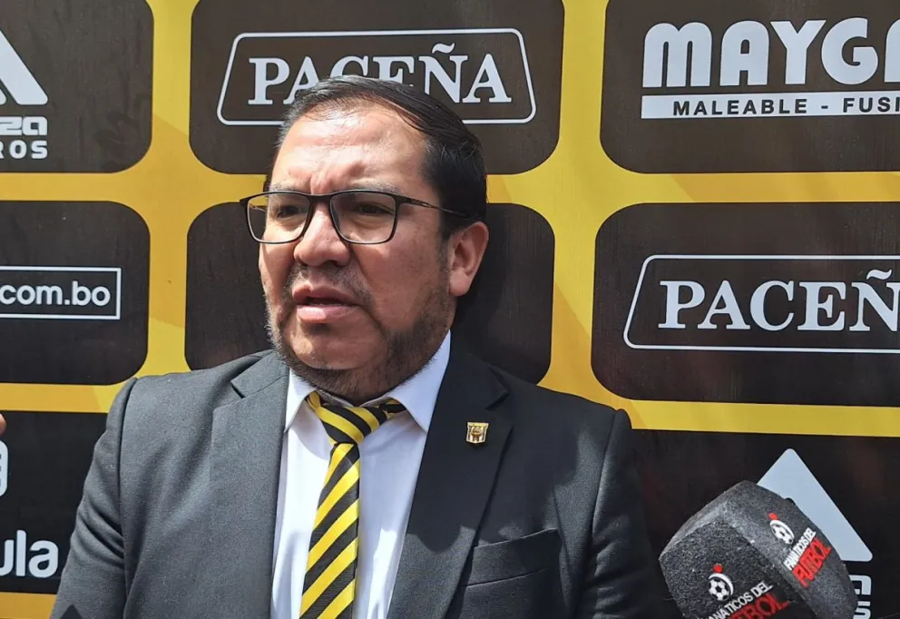 Héctor Montes en la conferencia de prensa que dio en esta jornada en Achumani. Foto: Jorge Asturizaga