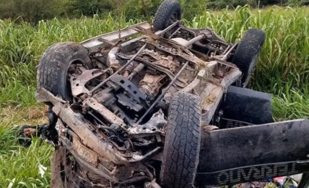 Uno de los coches tras el accidente. Foto: Tv Norte
