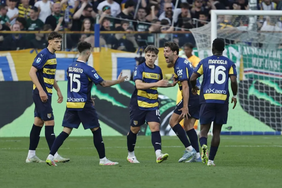Jugadores del Parma celebran el gol del empate contra el Inter. Foto: EFE.