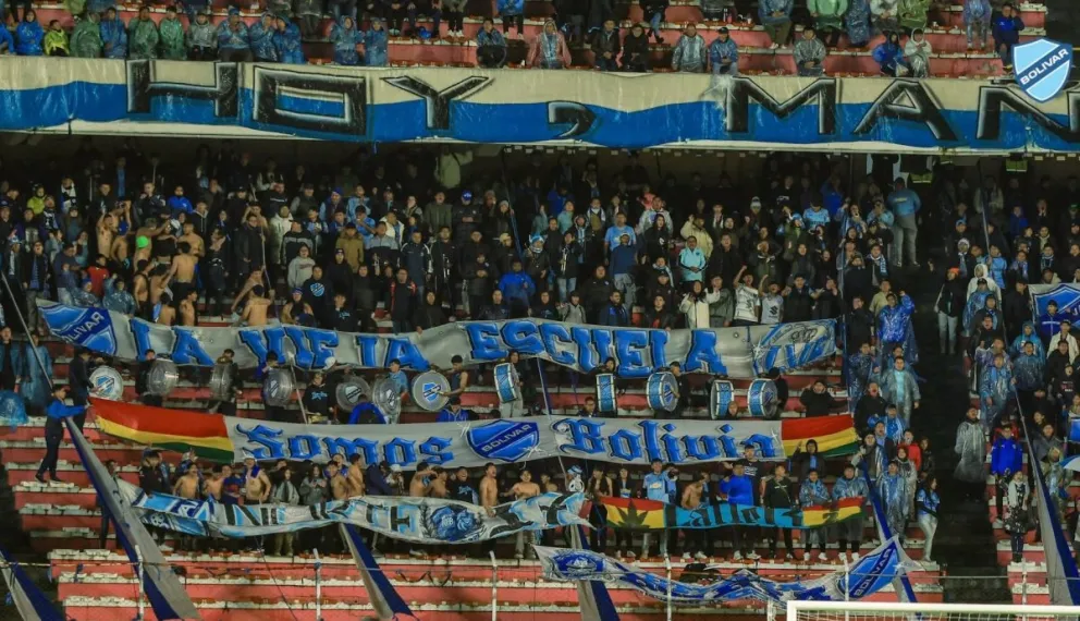La barra de La Vieja Escuela ubicada en la curva norte del Hernando Siles. Foto: Club Bolívar.