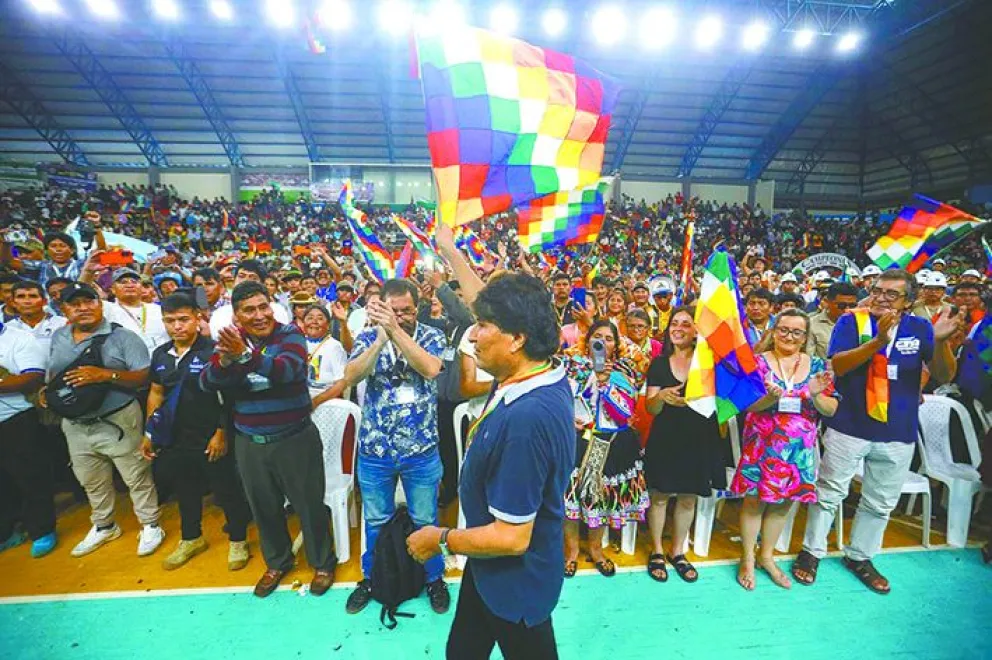 El expresidente del MAS, Evo Morales, en su programa de RKC. Foto: RKC
