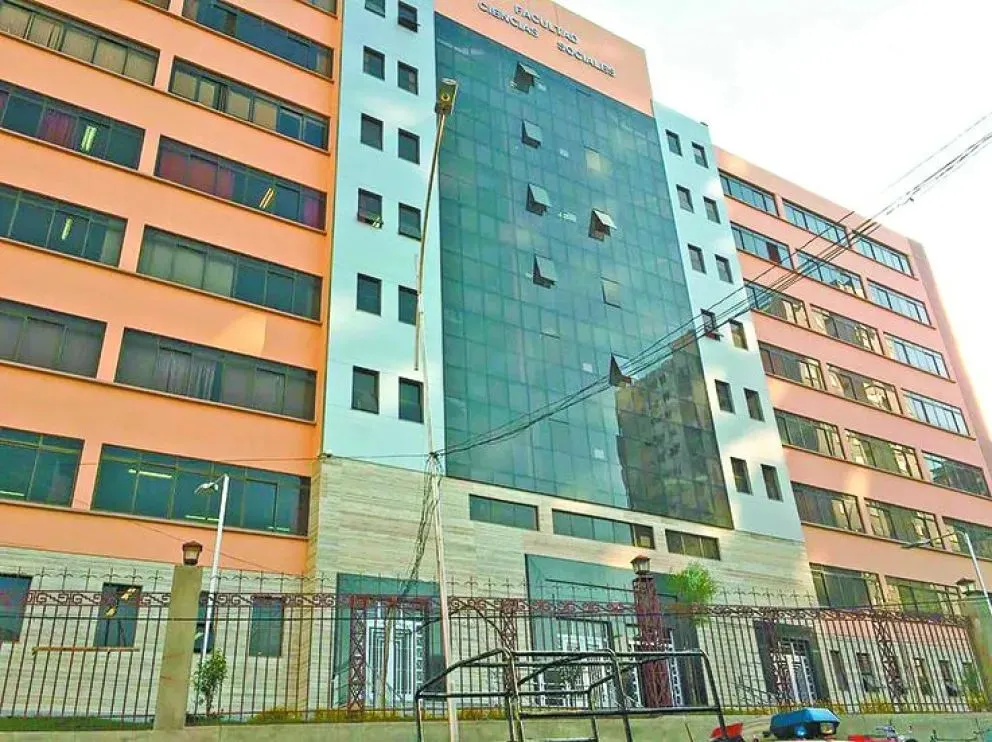 Edificio René Zavaleta, donde está la dirección de la carrera de Comunicación de la UMSA. Foto: Carrera de Comunicación UMSA