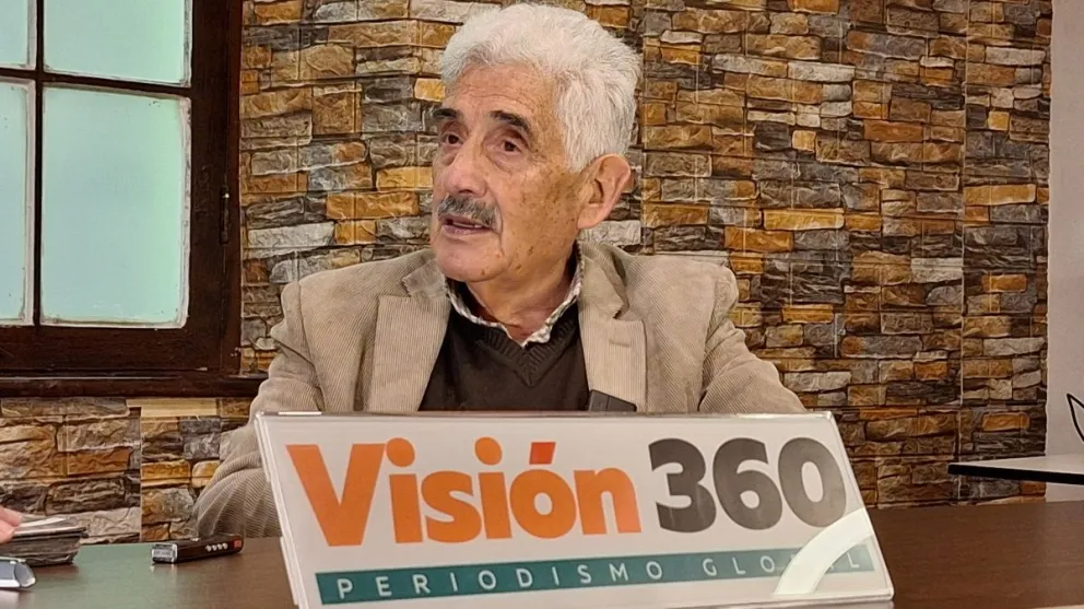 Fernando Cajías conversa con Visión 360 sobre su carrera y vida. FOTO: Marina Mamani / Visión 360